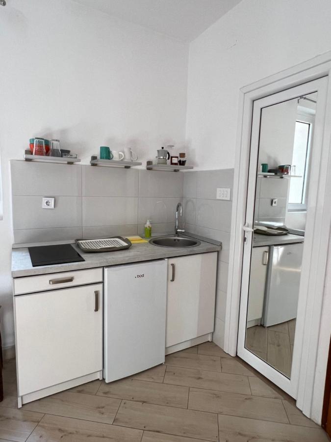 Ksenia Guesthouse Apartments And Studios 布德瓦 外观 照片